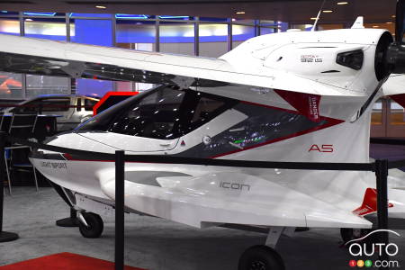 The Icon A5 inside the auto show